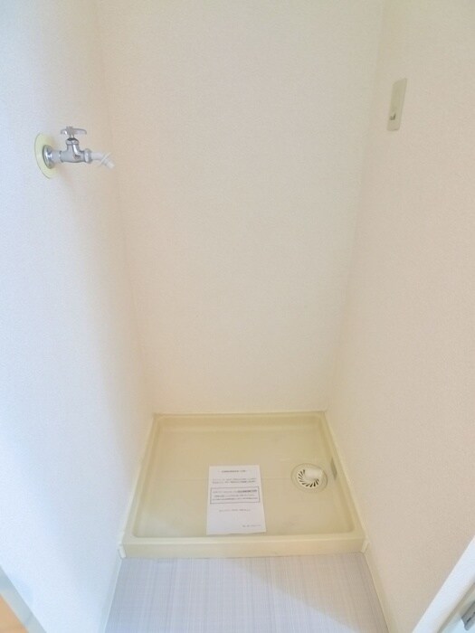 物件内観写真17　(洗濯機置場)