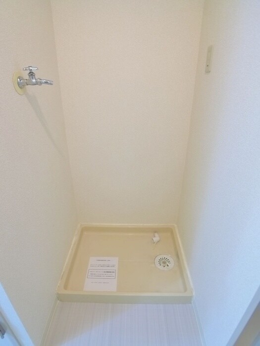 物件内観写真17　(洗濯機置場)