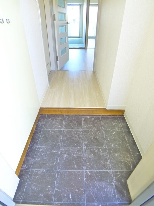 物件内観写真21　(玄関)