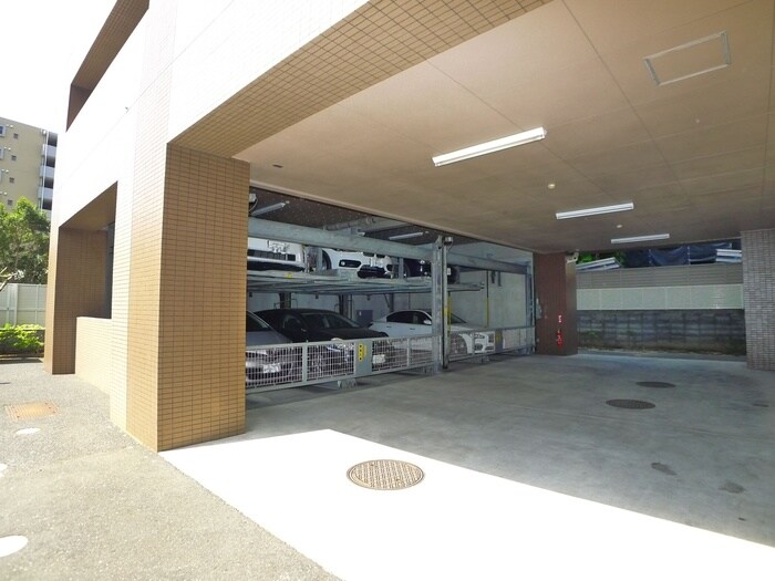 物件外観写真2　(駐車場)