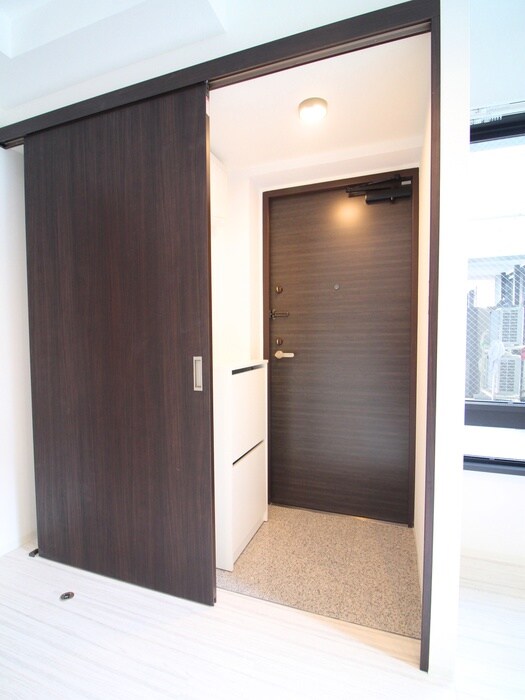 物件内観写真9　(玄関)