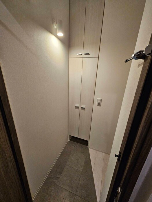 物件内観写真7　(玄関)