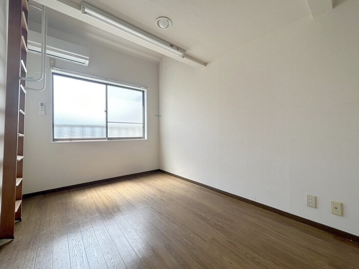 物件内観写真9　(居室)