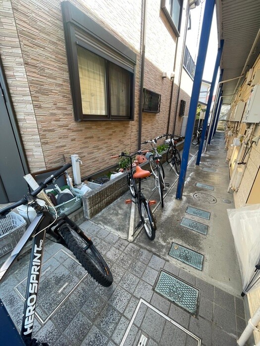 物件外観写真5　(駐輪場)