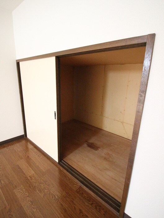 物件内観写真10　(収納)