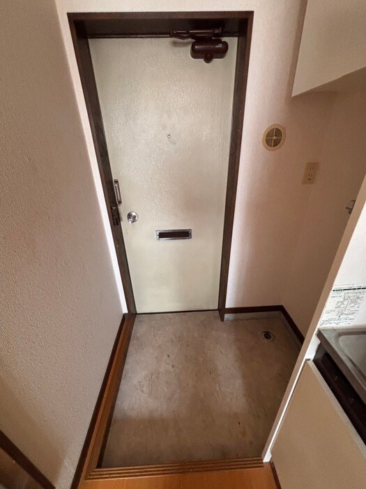 物件内観写真14　(玄関)