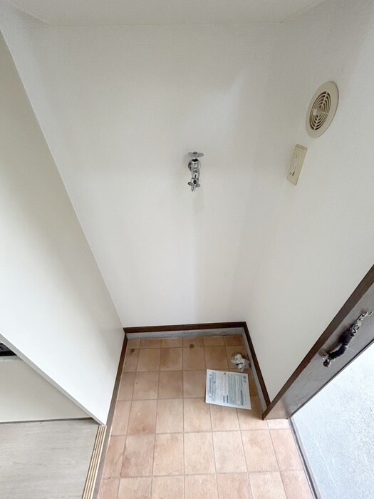 物件内観写真15　(洗濯機置場)