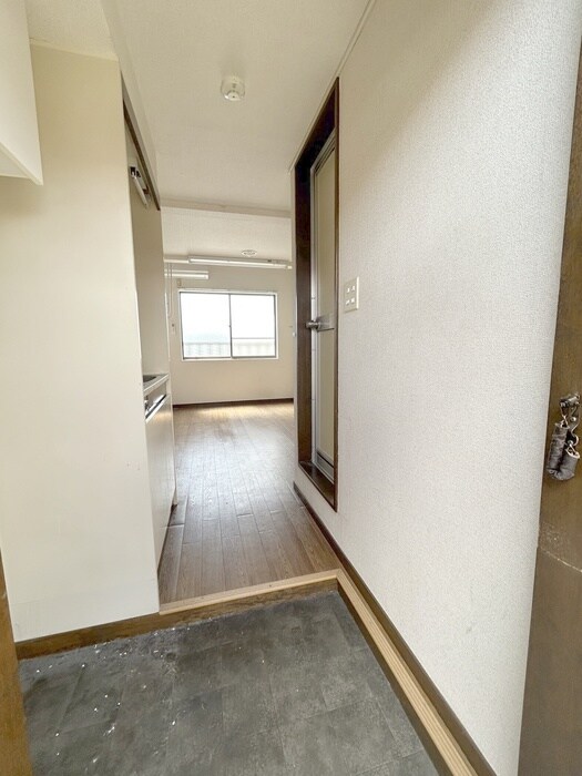 物件内観写真15　(玄関)