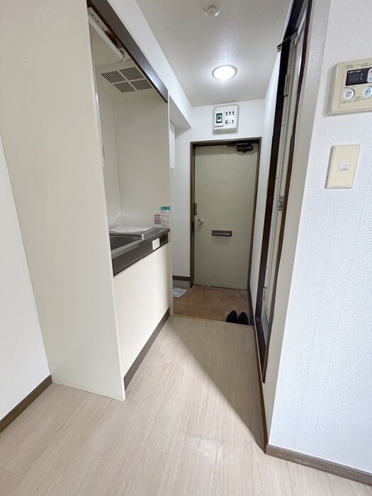 物件内観写真17　(廊下)