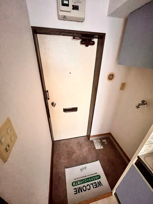 物件内観写真17　(玄関)