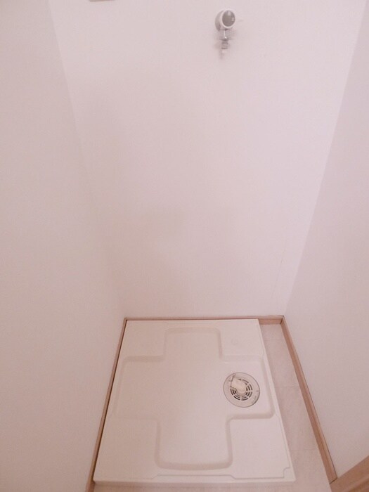 物件内観写真12　(洗濯機置場)