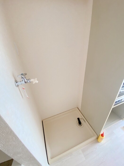 物件内観写真18　(洗濯機置場)