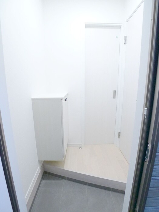 物件内観写真10　(玄関)