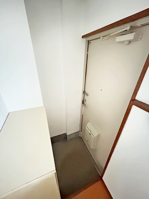 物件内観写真17　(玄関)