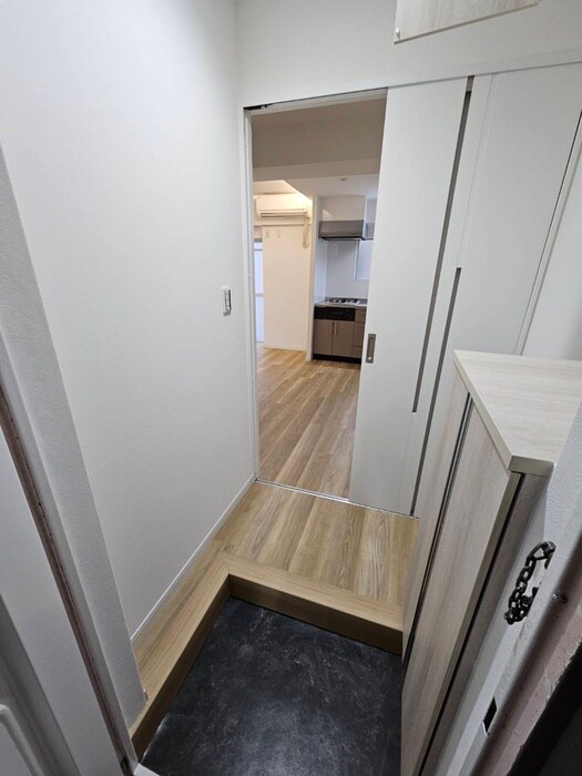 物件内観写真7　(玄関)