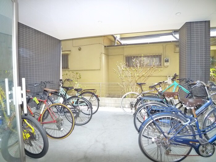 物件外観写真6　(駐輪場)