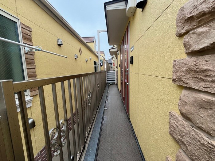 物件外観写真4　(エントランス部分)