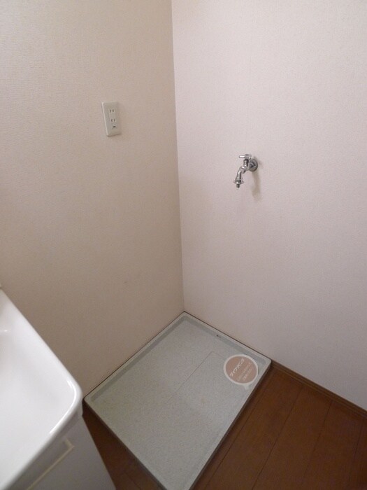 物件内観写真15　(洗濯機置場)