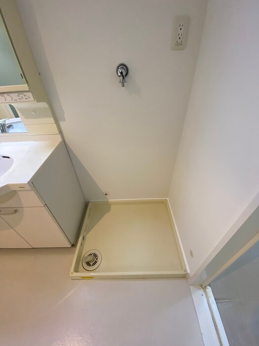 物件内観写真15　(洗濯機置場)