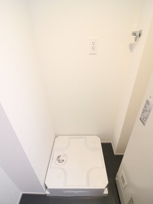 物件内観写真17　(洗濯機置場)
