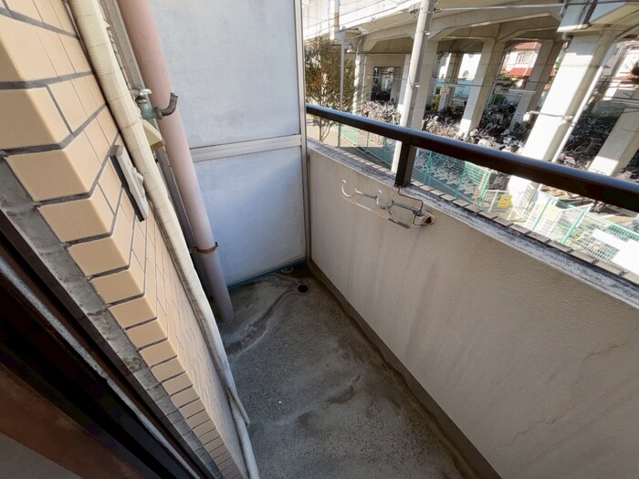 物件内観写真16　(洗濯機置場)