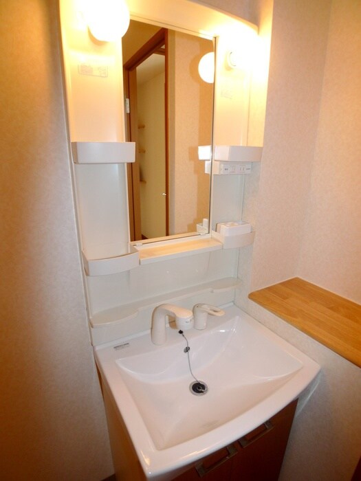 物件内観写真9　(洗面)