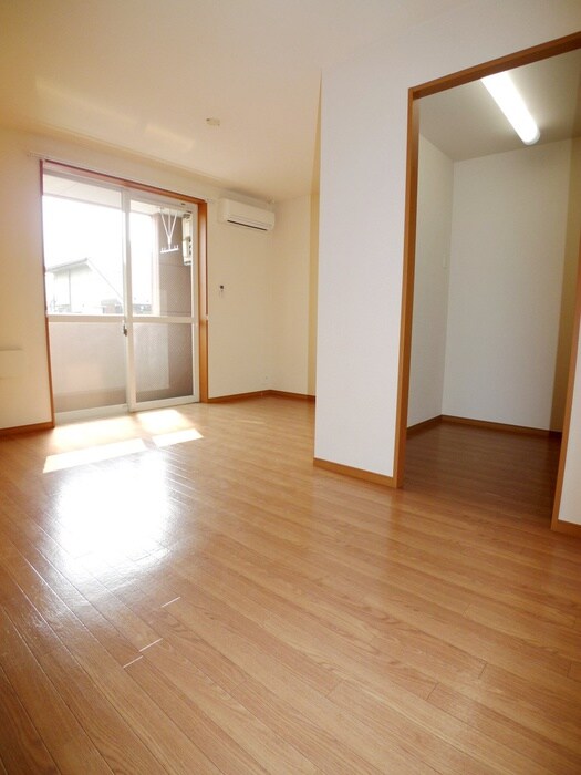 物件内観写真10　(居室)