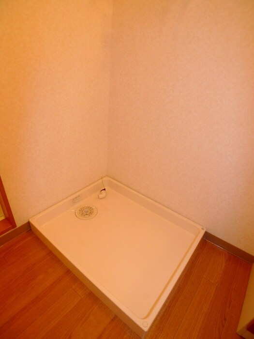 物件内観写真17　(洗濯機置場)