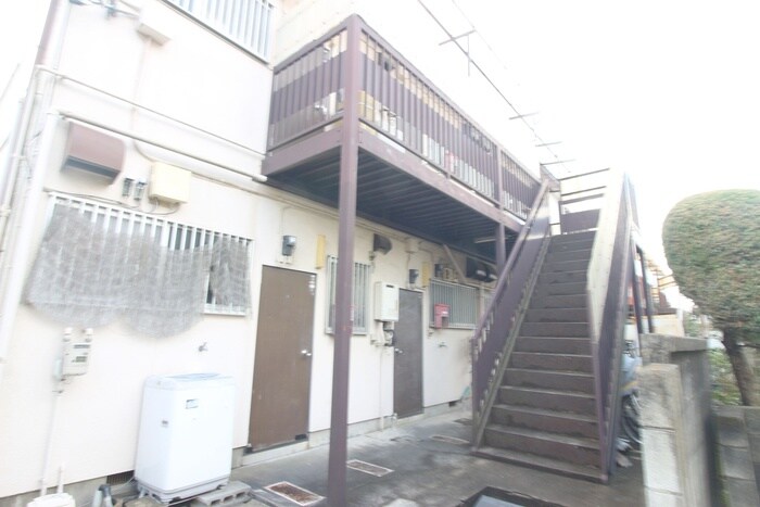 物件外観写真3　(エントランス部分)