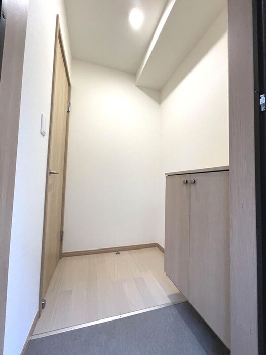 物件内観写真13　(玄関)