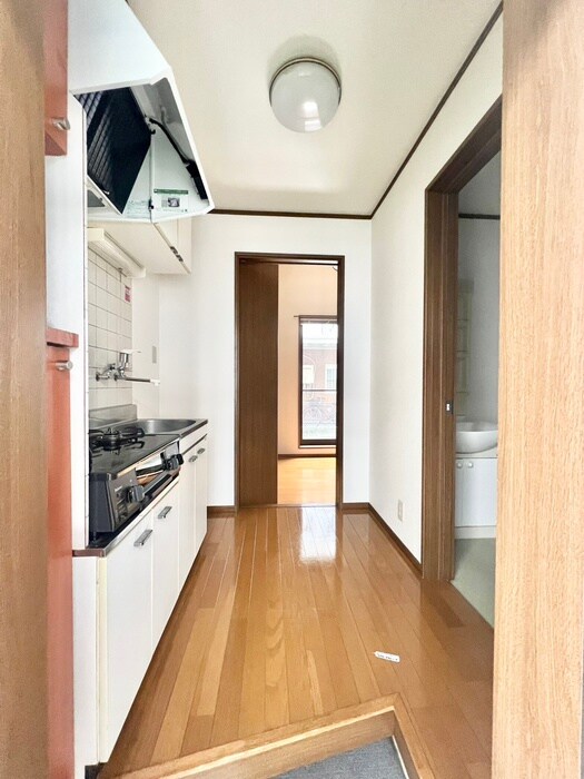 物件内観写真12　(玄関)