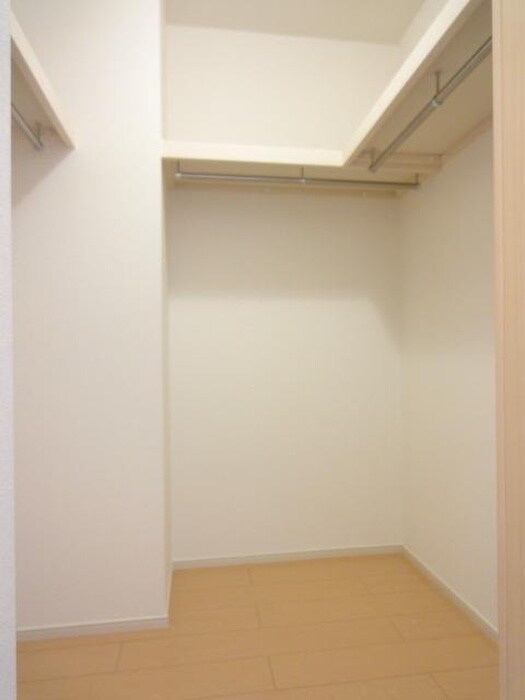 物件内観写真13　(収納)