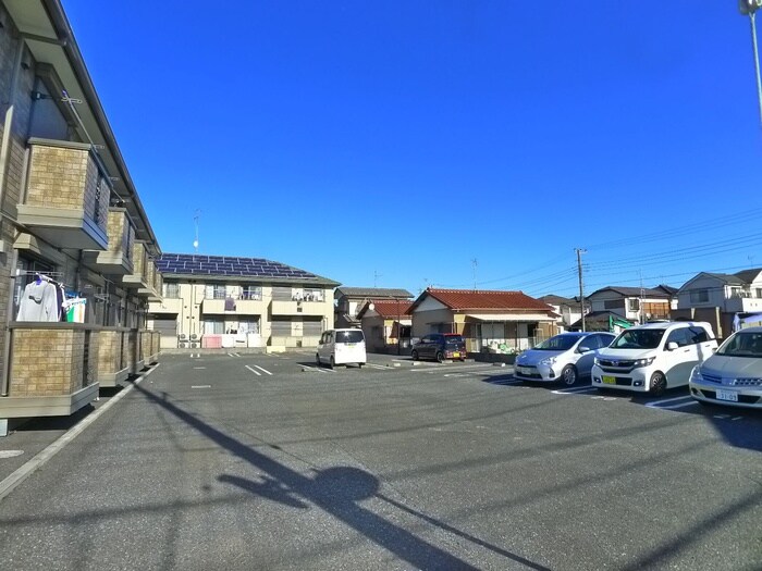 物件外観写真6　(駐車場)