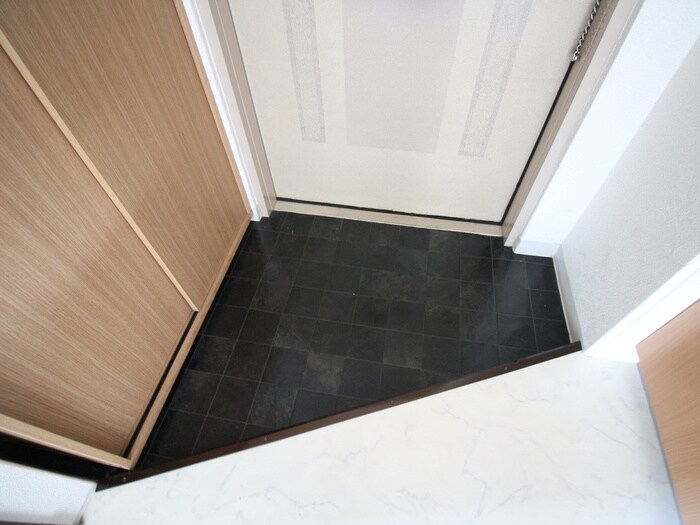 物件内観写真17　(玄関)