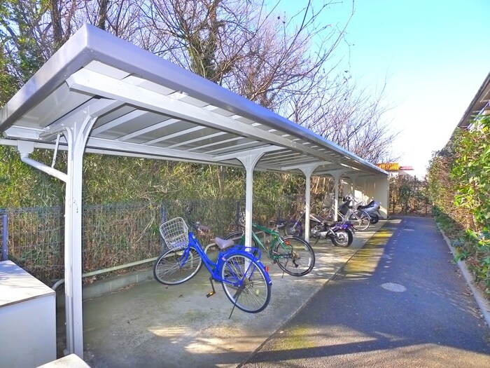 物件外観写真3　(駐輪場)