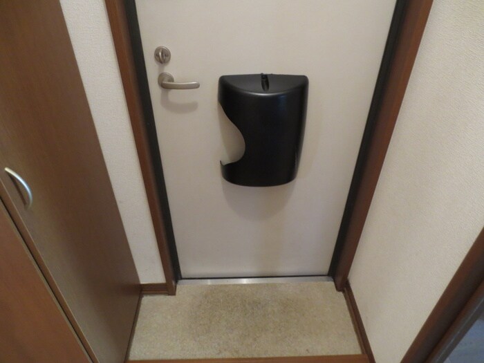 物件内観写真16　(玄関)