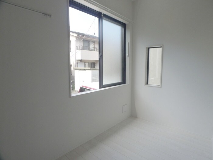 物件内観写真8　(室内からの展望)