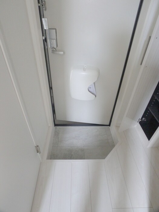 物件内観写真16　(玄関)