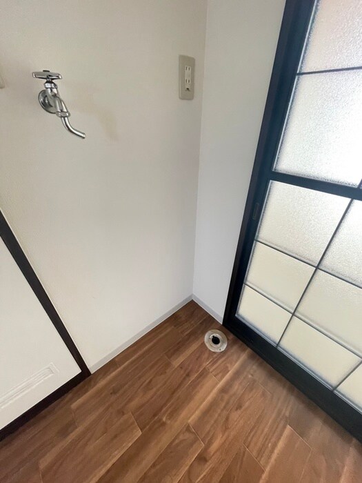 物件内観写真15　(洗濯機置場)