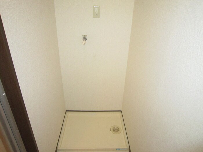 物件内観写真10　(洗濯機置場)