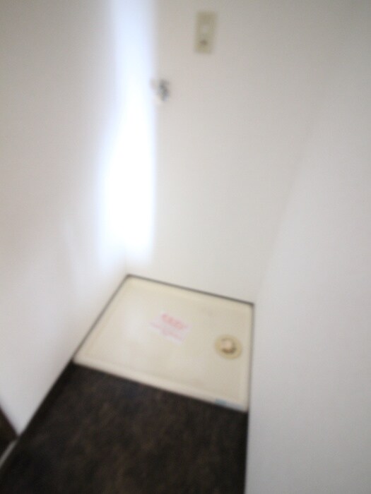 物件内観写真12　(洗濯機置場)