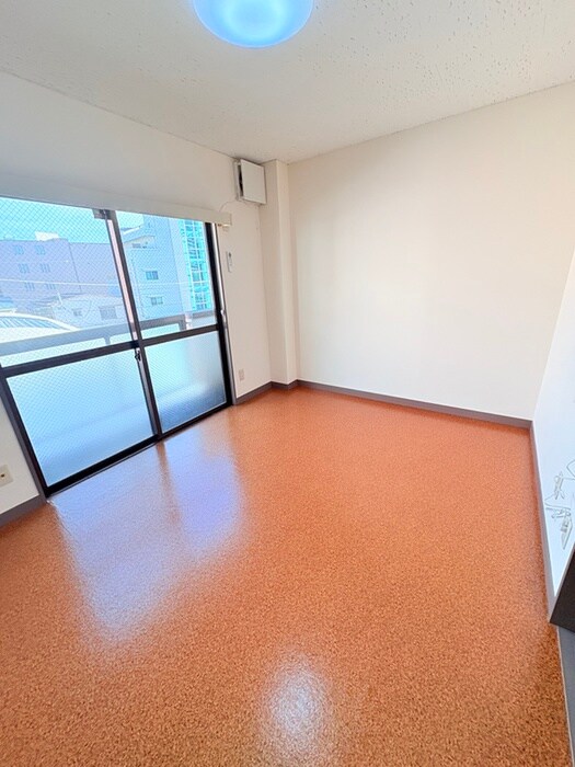 物件内観写真4　(居室)