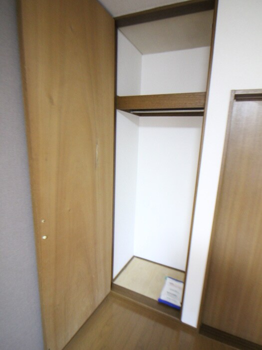 物件内観写真12　(収納)