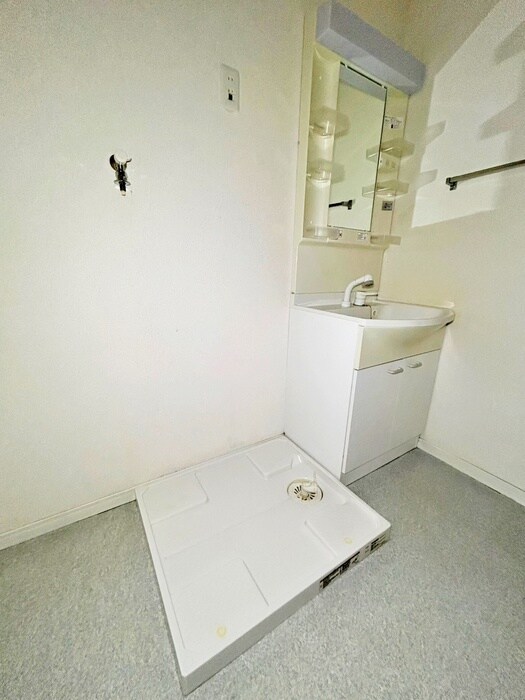 物件内観写真15　(洗濯機置場)