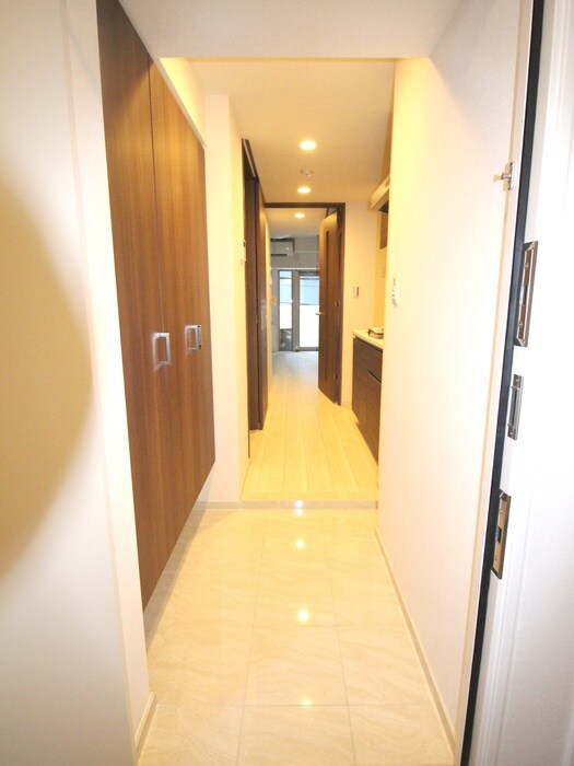 物件内観写真7　(玄関)