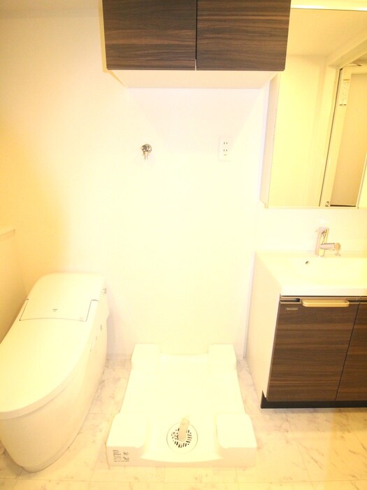 物件内観写真12　(洗濯機置場)