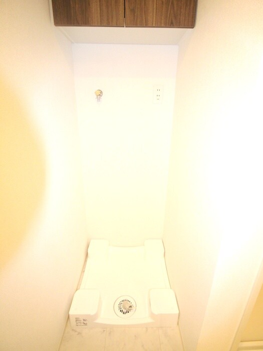 物件内観写真14　(洗濯機置場)