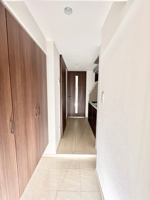 物件内観写真18　(玄関)