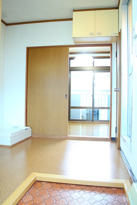 物件内観写真10　(玄関)