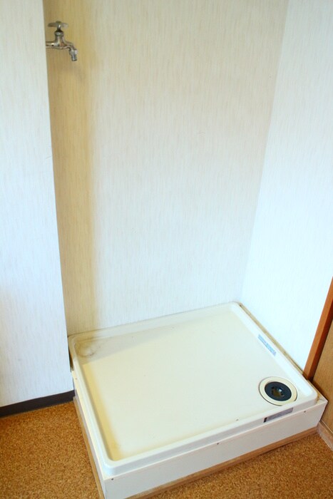 物件内観写真12　(洗濯機置場)